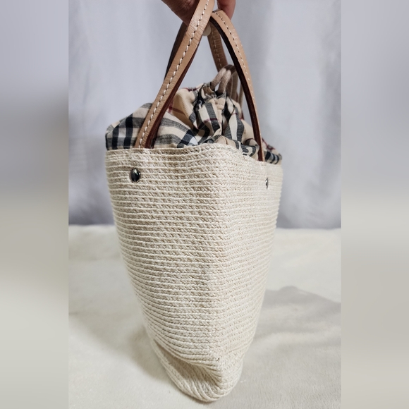 Burberry White House Check mini Drawstring tote. - Picture 4 of 13